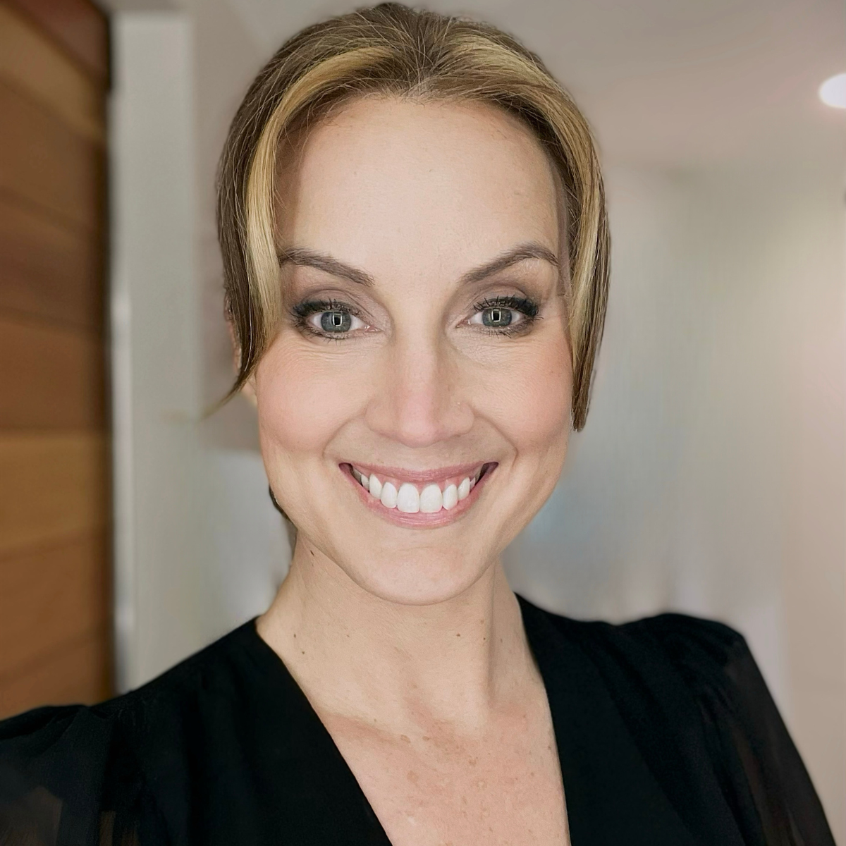 Teresa-Wrich-Headshot-(1).png